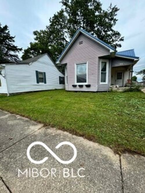 818 Hoosier St, North Vernon, IN, 47265-1308 | Card Image
