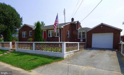 94 Grove Street, House other with 2 bedrooms, 1 bathrooms and null parking in CARNEYS POINT NJ | Image 1