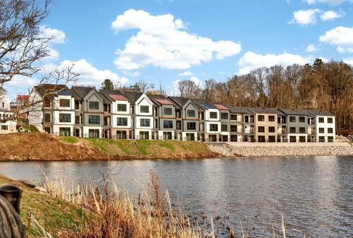 2 Icehouse Dr, Saugerties, NY, 12477 | Card Image