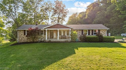 5765 Maplegrove Ave, Louisville, OH, 44641-9578 | Card Image