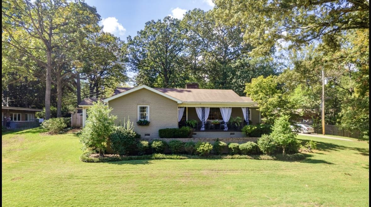 Courtney Ave, Florence, AL 35630