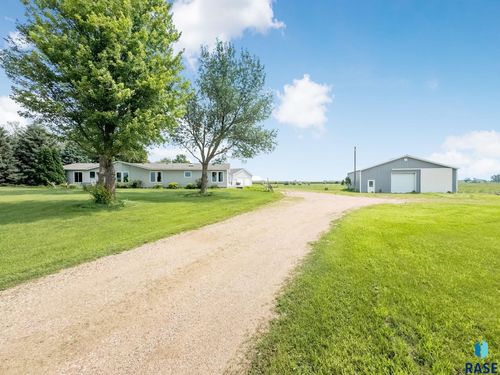 27738 469th Ave, Lennox, SD, 57039-5421 | Card Image