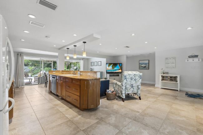 506 69 Th St, House other with 3 bedrooms, 2 bathrooms and null parking in HOLMES BEACH FL | Image 20