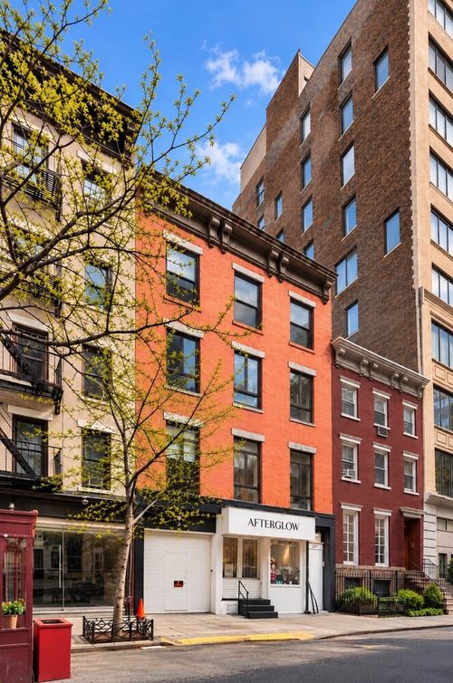 257 W 19th Street, New York City, NY, 10011 | Card Image