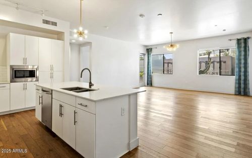 3009-3131 N Central Ave, Phoenix, AZ, 85012-2789 | Card Image