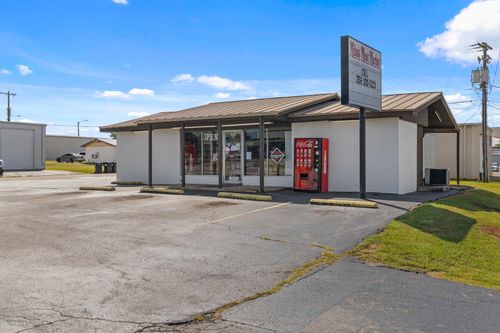 1012 Avalon Ave, Muscle Shoals, AL, 35661-2402 | Card Image