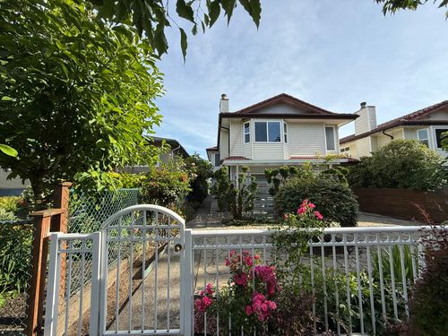 488 E 43rd Ave, Vancouver, BC, V5W1T4 | Card Image