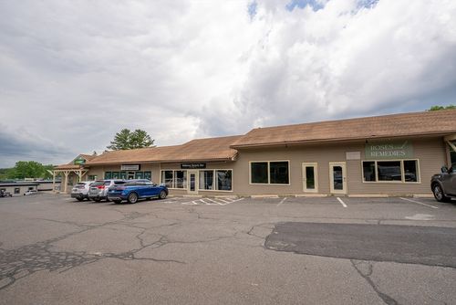 535 College Hwy, Southwick, MA, 01077-9813 | Card Image