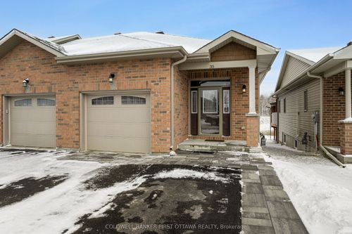35 Perthmore St, Perth, ON, K7H3P1 | Card Image