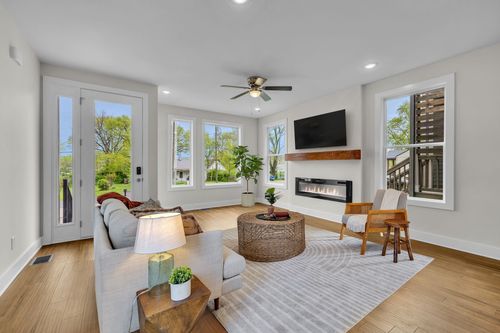 300 Prince Ave, Nashville, TN, 37207-4516 | Card Image