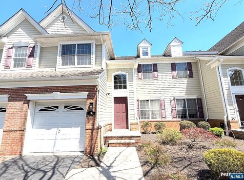 5 Magnolia Ln, Cedar Grove, NJ, 07009-1177 | Card Image