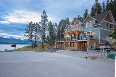 655 Taynton Dr, House other with 6 bedrooms, 5 bathrooms and 4 parking in Invermere BC | Image 3