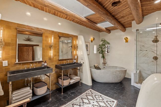 Primary Bathroom | Image 35