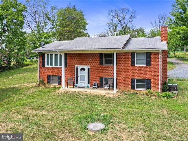 129 Fox Ridge Dr, House other with 3 bedrooms, 3 bathrooms and null parking in MAURERTOWN VA | Image 51
