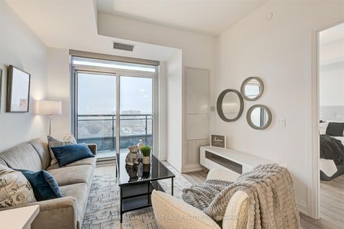 1017-286 Main St, Toronto, ON, M4C0B3 | Card Image