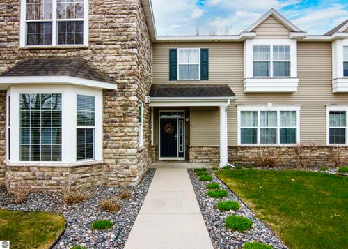 3247 Wexford Dr, Traverse City, MI, 49685-7347 | Card Image