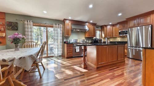 62 Cabral Dr, Middleton, MA, 01949-2473 | Card Image