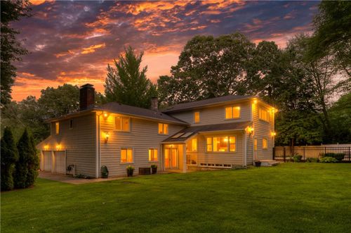 23 Pine Top Rd, Barrington, RI, 02806-1705 | Card Image