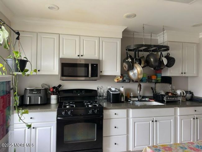 4 Beachway Ave, Condo with 2 bedrooms, 2 bathrooms and null parking in Keansburg NJ | Image 7