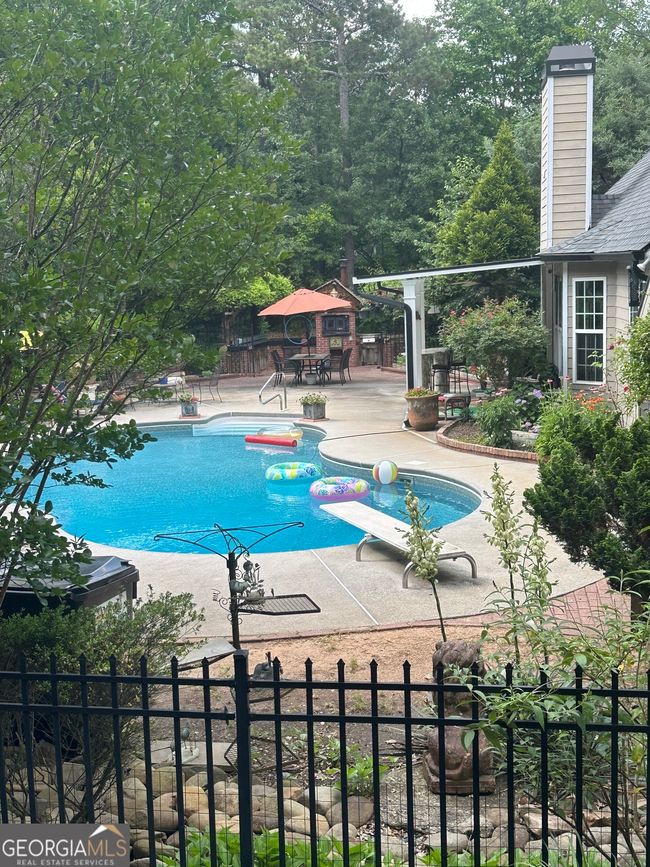 374 Persimmon Dr, House other with 5 bedrooms, 3 bathrooms and 8 parking in Sharpsburg GA | Image 35