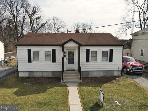 115 N Kentucky Ave, MARTINSBURG, WV, 25401-2306 | Card Image