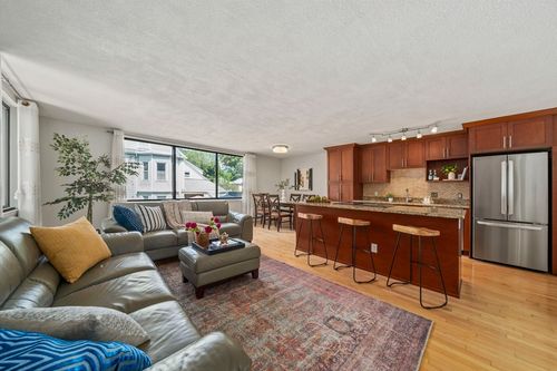 apt-11-935 Washington St, Newton, MA, 02460-1563 | Card Image