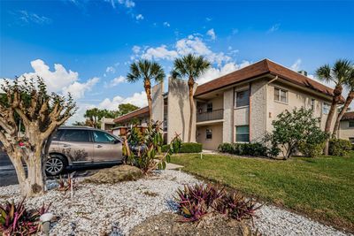 10E - 2750 E Bay Drive, Condo with 2 bedrooms, 1 bathrooms and null parking in Largo FL | Image 2