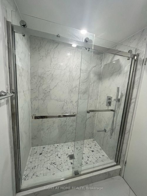 2802 Hollington Cres, Mississauga, ON, L5K1E9 | Card Image