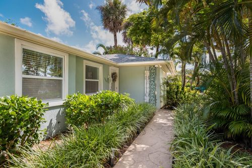 506 69th St, HOLMES BEACH, FL, 34217-1204 | Card Image