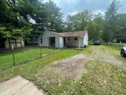 48765 Callens Rd, Chesterfield, MI, 48047-3332 | Card Image