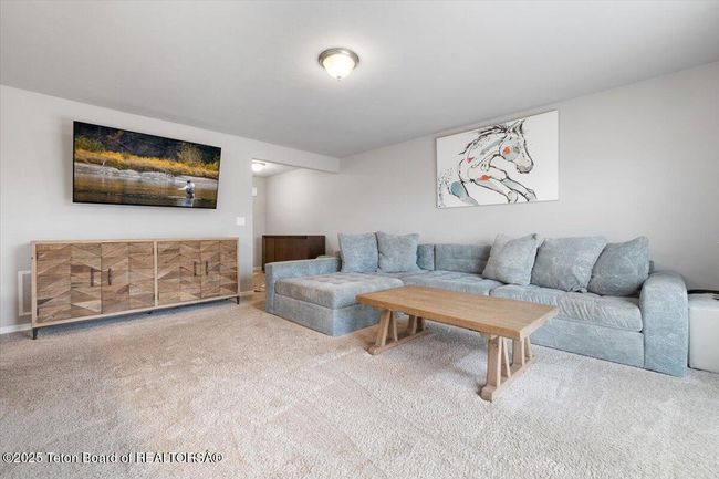 365 Little Greys Loop, House other with 4 bedrooms, 3 bathrooms and null parking in Etna WY | Image 8