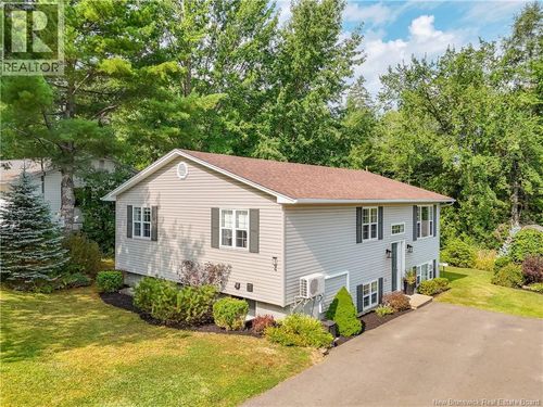 4 Dewitt Acres, Fredericton, NB, E3A6S2 | Card Image