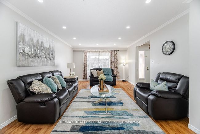 36 Blackthorn Lane, House other with 6 bedrooms, 2 bathrooms and 4 parking in Brampton ON | Image 6