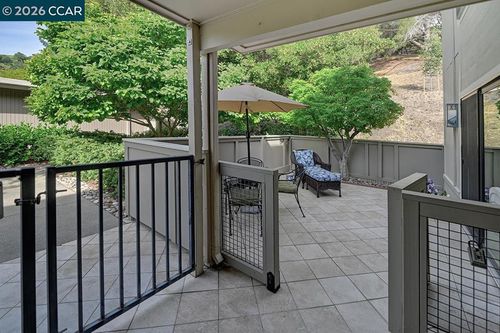 2-2017 Oakmont Way, Walnut Creek, CA, 94595-2474 | Card Image