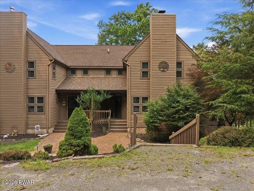 110 Woodmont Cir, Greentown, PA, 18426-7474 | Card Image