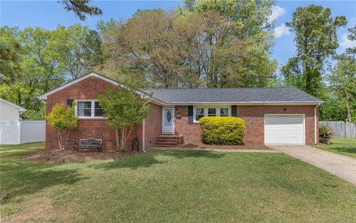62 Rexford Dr, Newport News, VA, 23608-1465 | Card Image