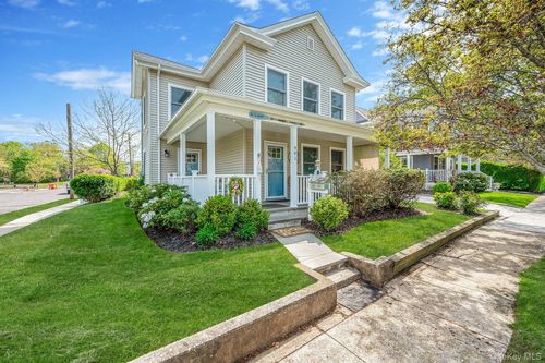 401 Wiggins St, Greenport, NY, 11944-1845 | Card Image