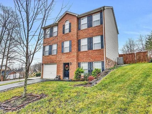 1700 Connors Run, Salem, VA, 24153-7407 | Card Image