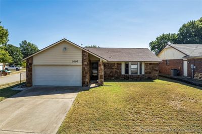 3007 S 124th East Avenue, House other with 3 bedrooms, 2 bathrooms and null parking in Tulsa OK | Image 2