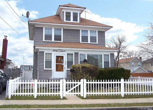 37 Cedar Rd, Inwood, NY, 11096-1734 | Card Image