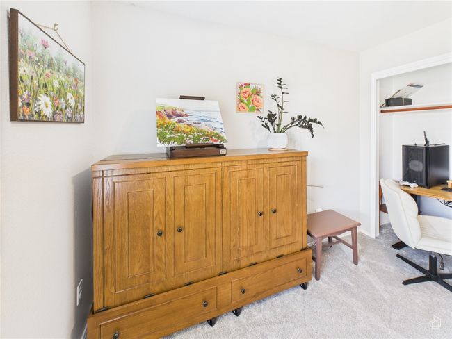Office space with light colored carpet | Image 27