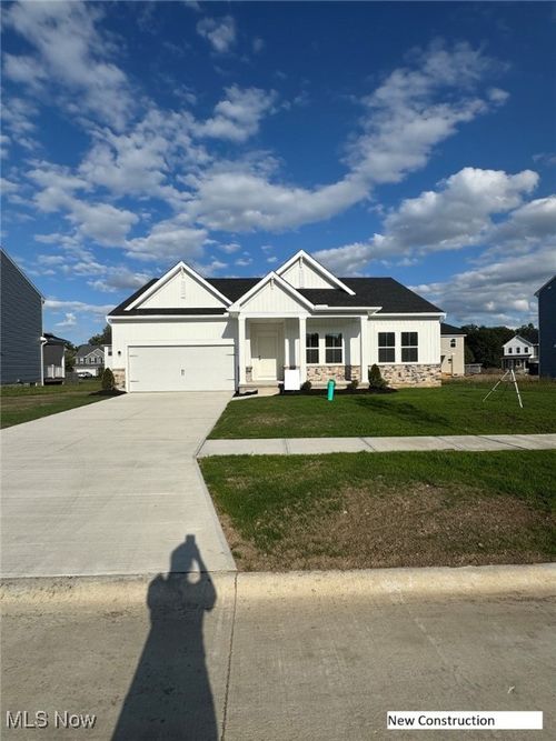 6041 Conneaut Light Dr, Vermilion, OH, 44089-3817 | Card Image