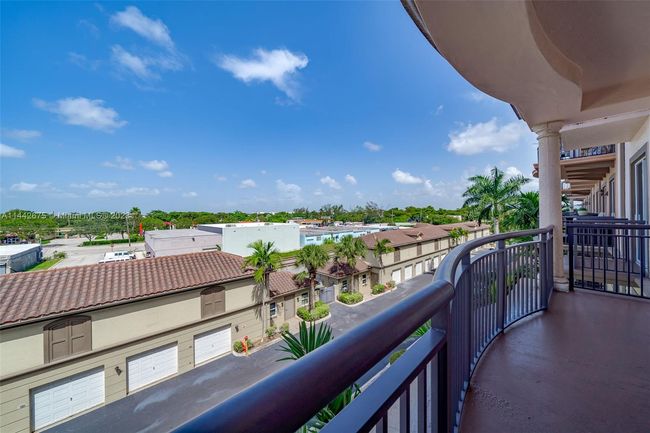 APT-305 - 2633 Ne 14 Th Ave, Condo with 2 bedrooms, 2 bathrooms and null parking in Wilton Manors FL | Image 52