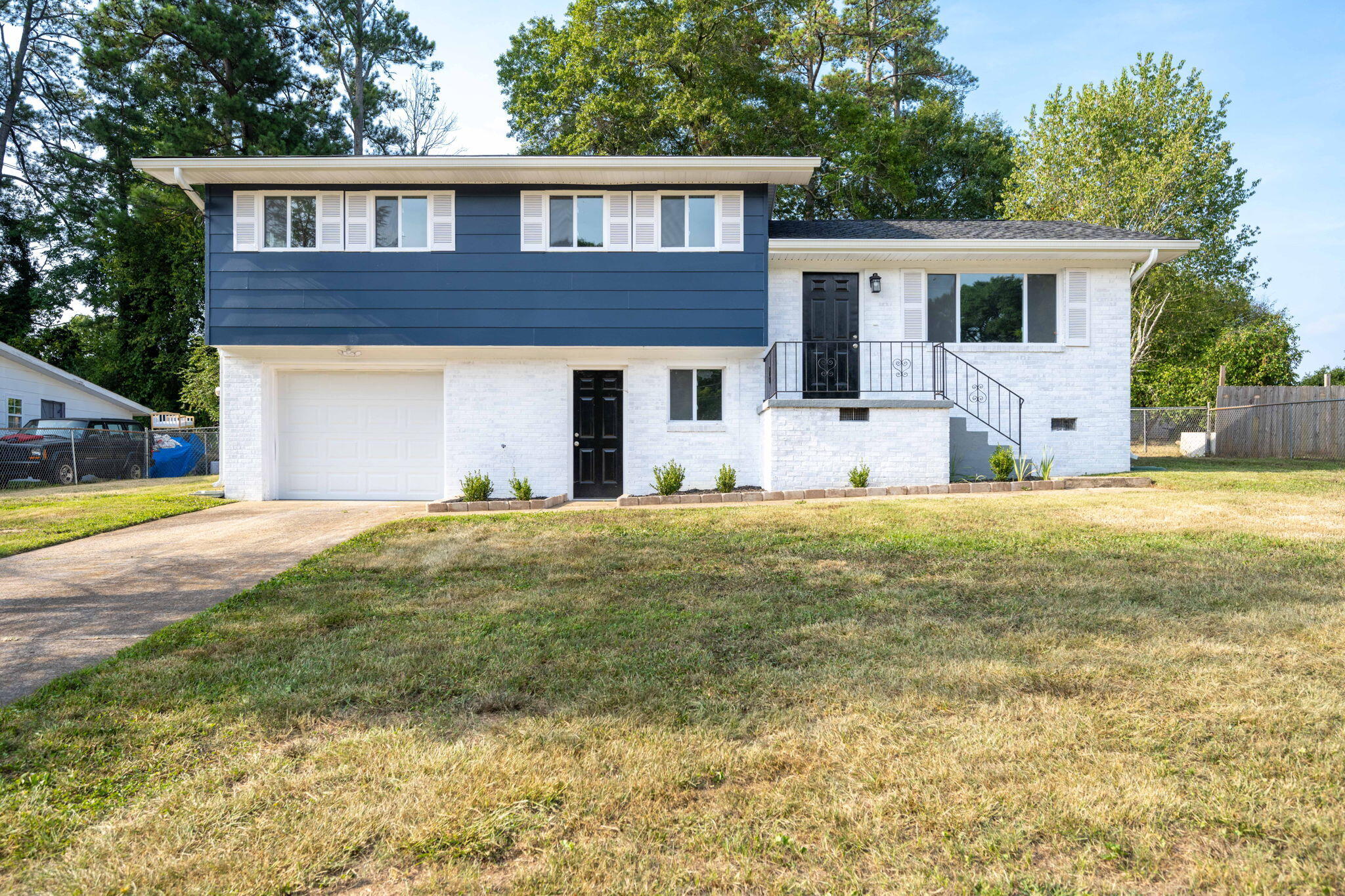 Sunset Strip , Hixson, TN 37343