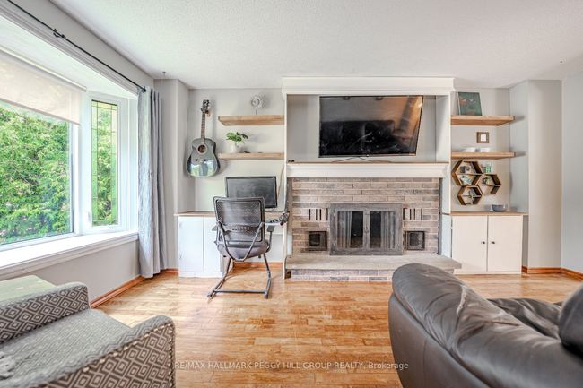 9 Oriole Crt, House other with 3 bedrooms, 2 bathrooms and 4 parking in Barrie ON | Image 8