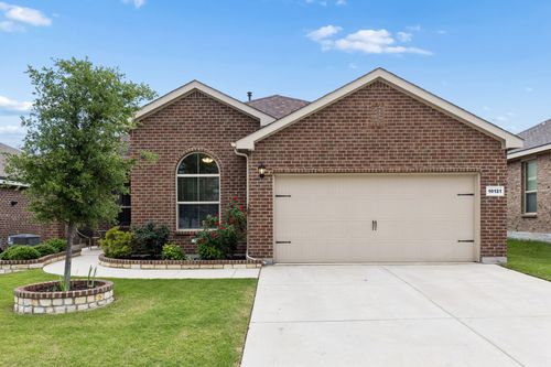 10121 Poinsett Way, Fort Worth, TX, 76108-2069 | Card Image