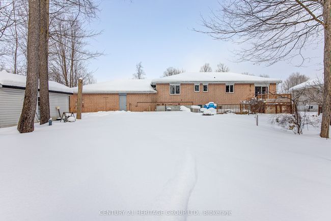 70 Moore Ave, House other with 4 bedrooms, 3 bathrooms and 9 parking in Everett ON | Image 33