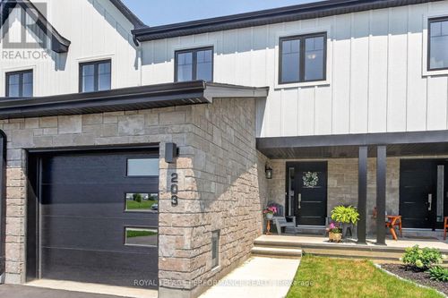 203 Peacock Dr, Russell, ON, K4R0M5 | Card Image