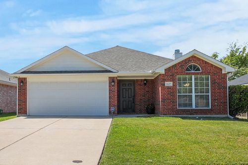 2627 Carmen Dr, Grand Prairie, TX, 75052-5387 | Card Image