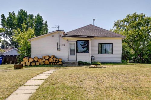 4823 51 St, Clive, AB, T0C0B6 | Card Image